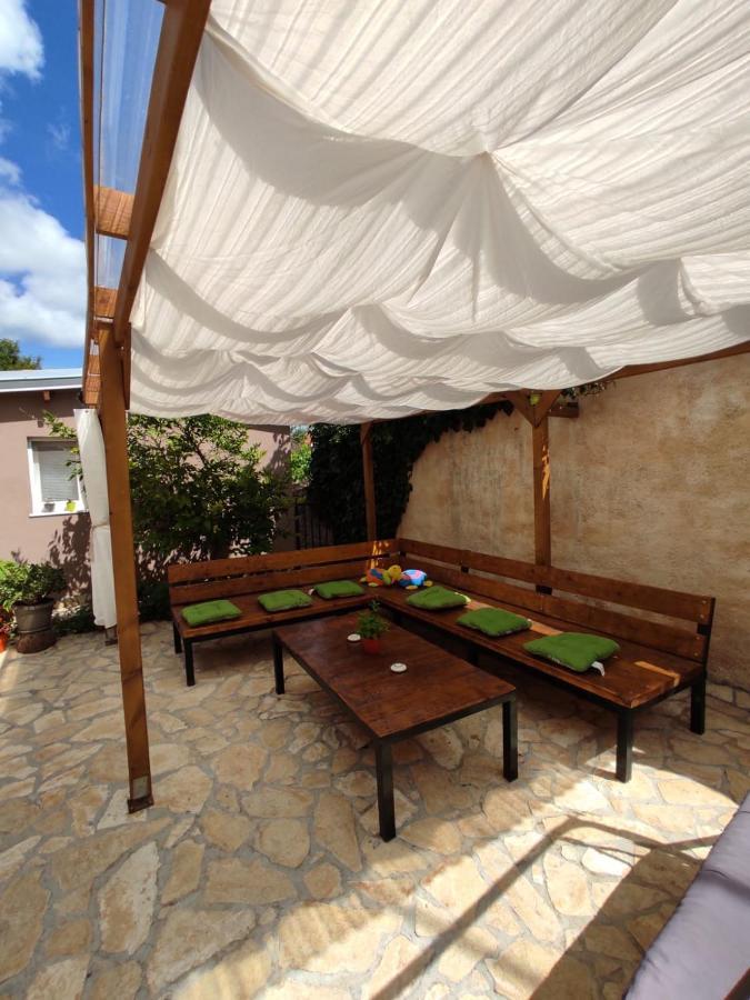 Apartmani Amans Pula Ngoại thất bức ảnh