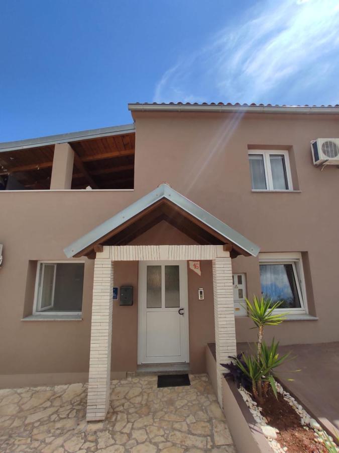 Apartmani Amans Pula Ngoại thất bức ảnh