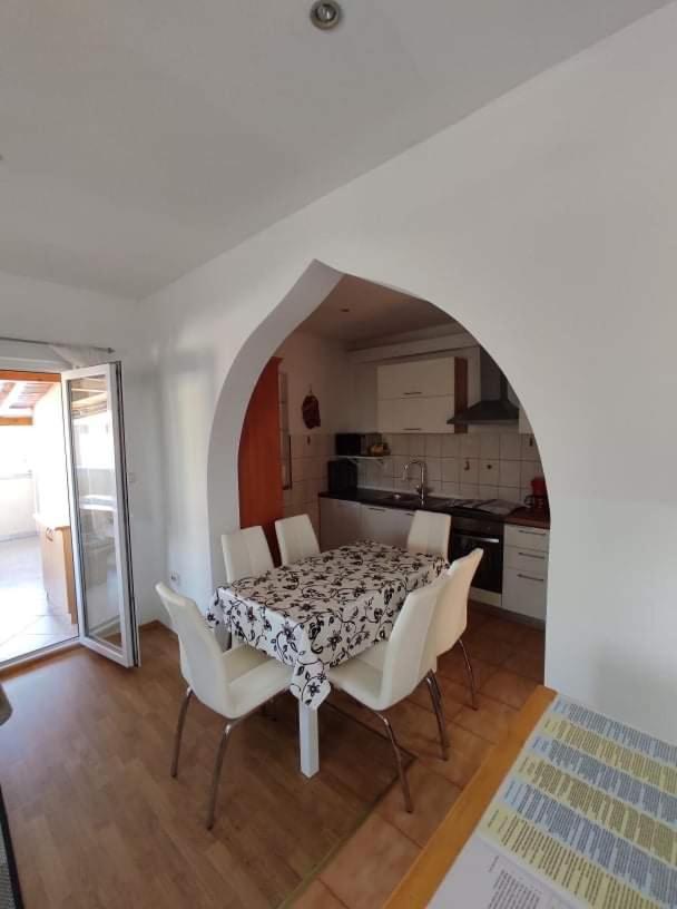 Apartmani Amans Pula Ngoại thất bức ảnh
