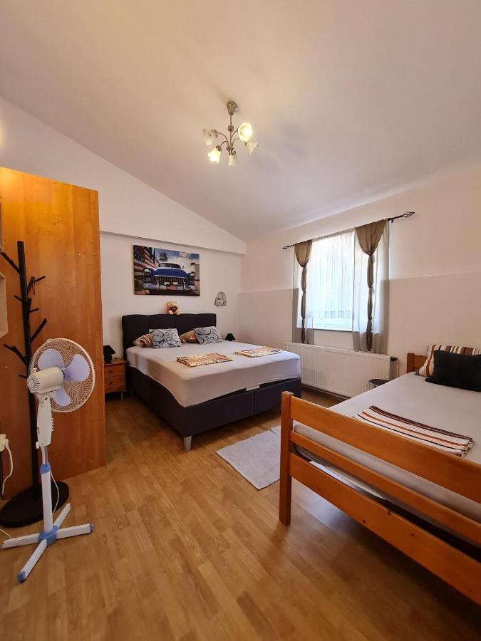 Apartmani Amans Pula Ngoại thất bức ảnh
