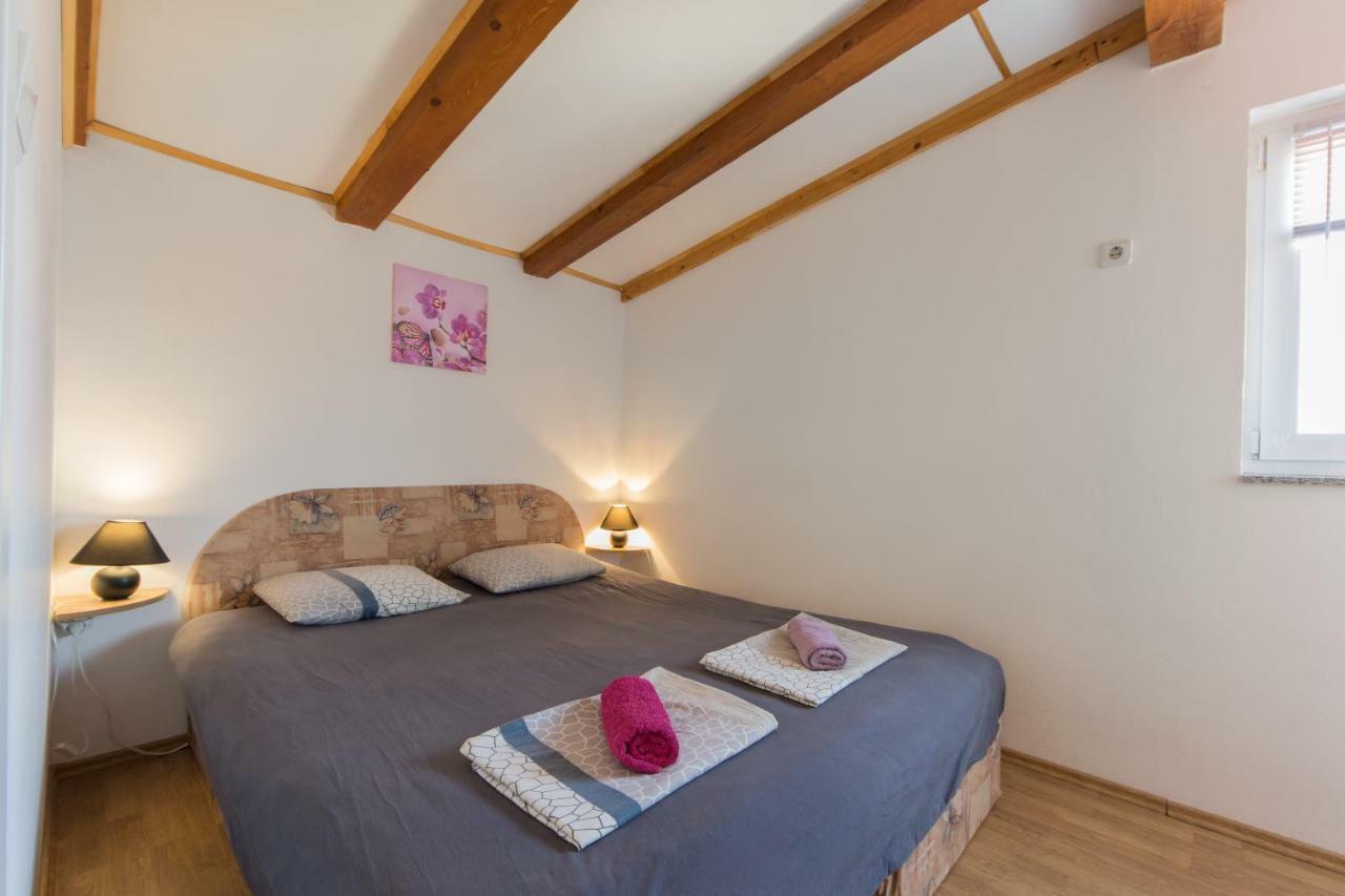 Apartmani Amans Pula Ngoại thất bức ảnh