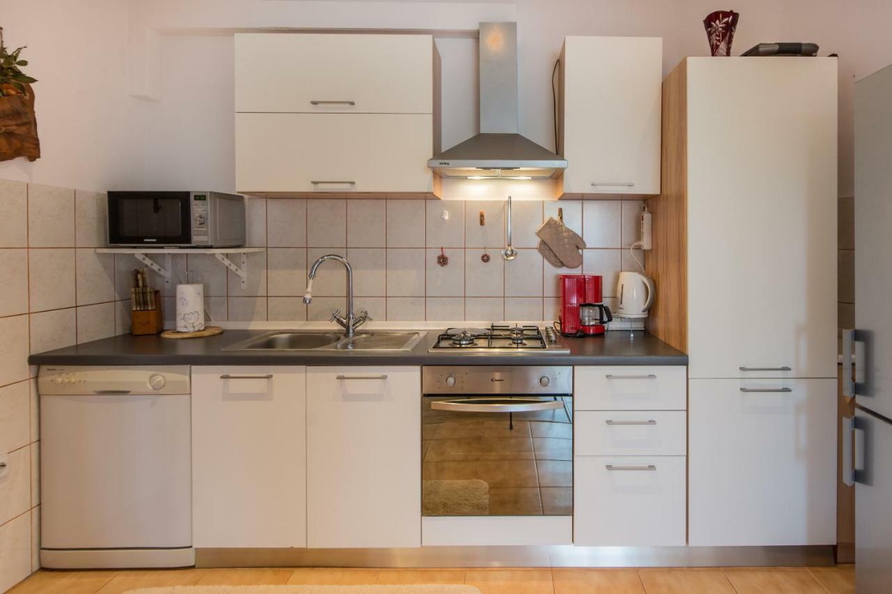 Apartmani Amans Pula Ngoại thất bức ảnh
